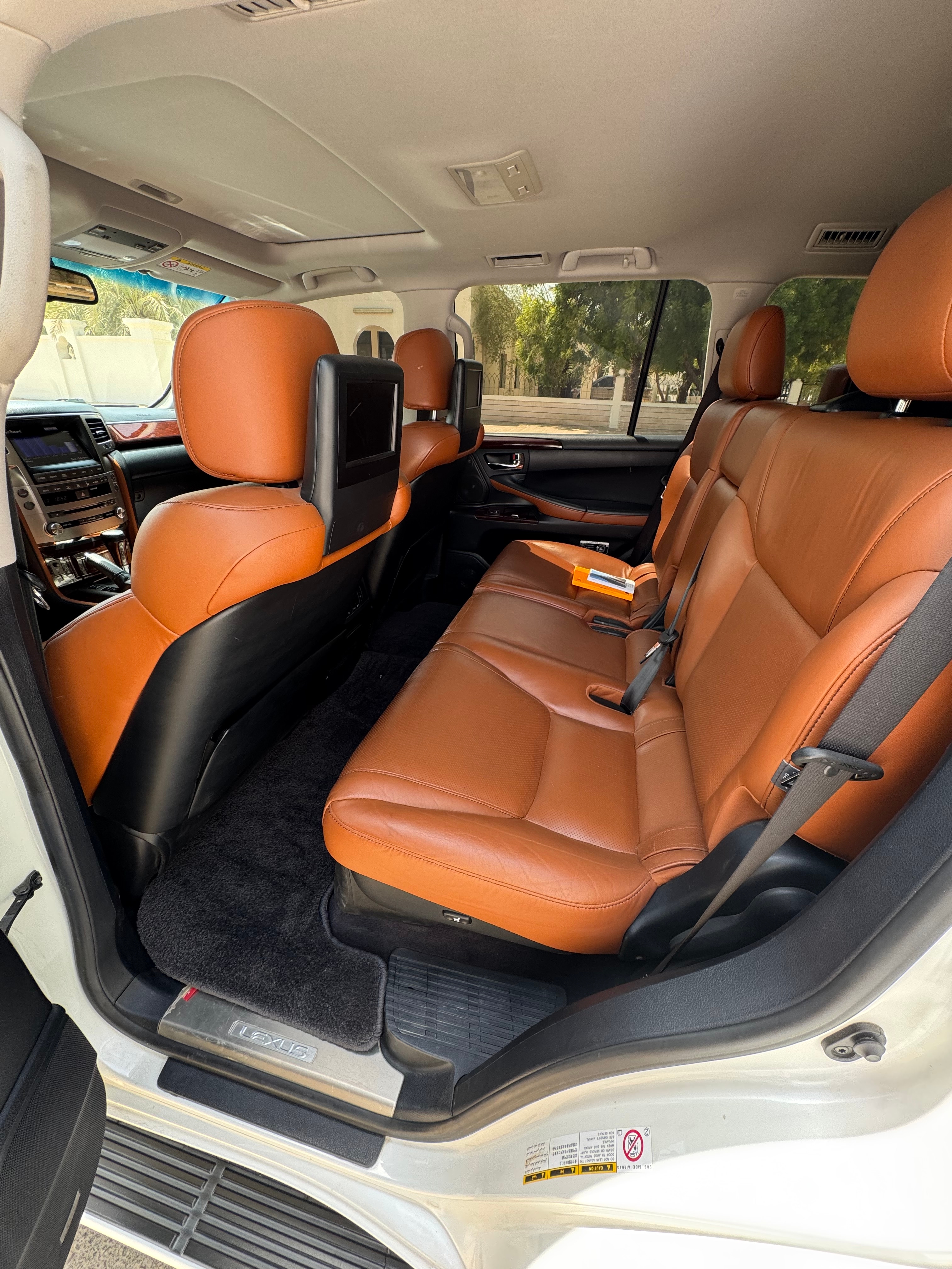 Weiß Lexus LX 570 Luxury 2013